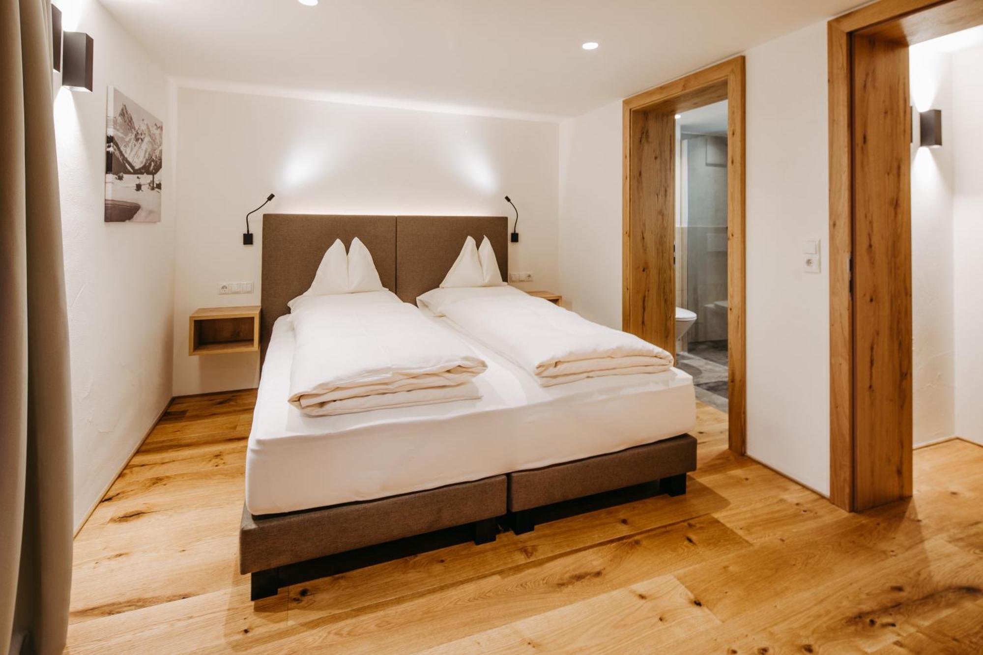 Fernsicht Alpen-Apartments Lech am Arlberg Room photo
