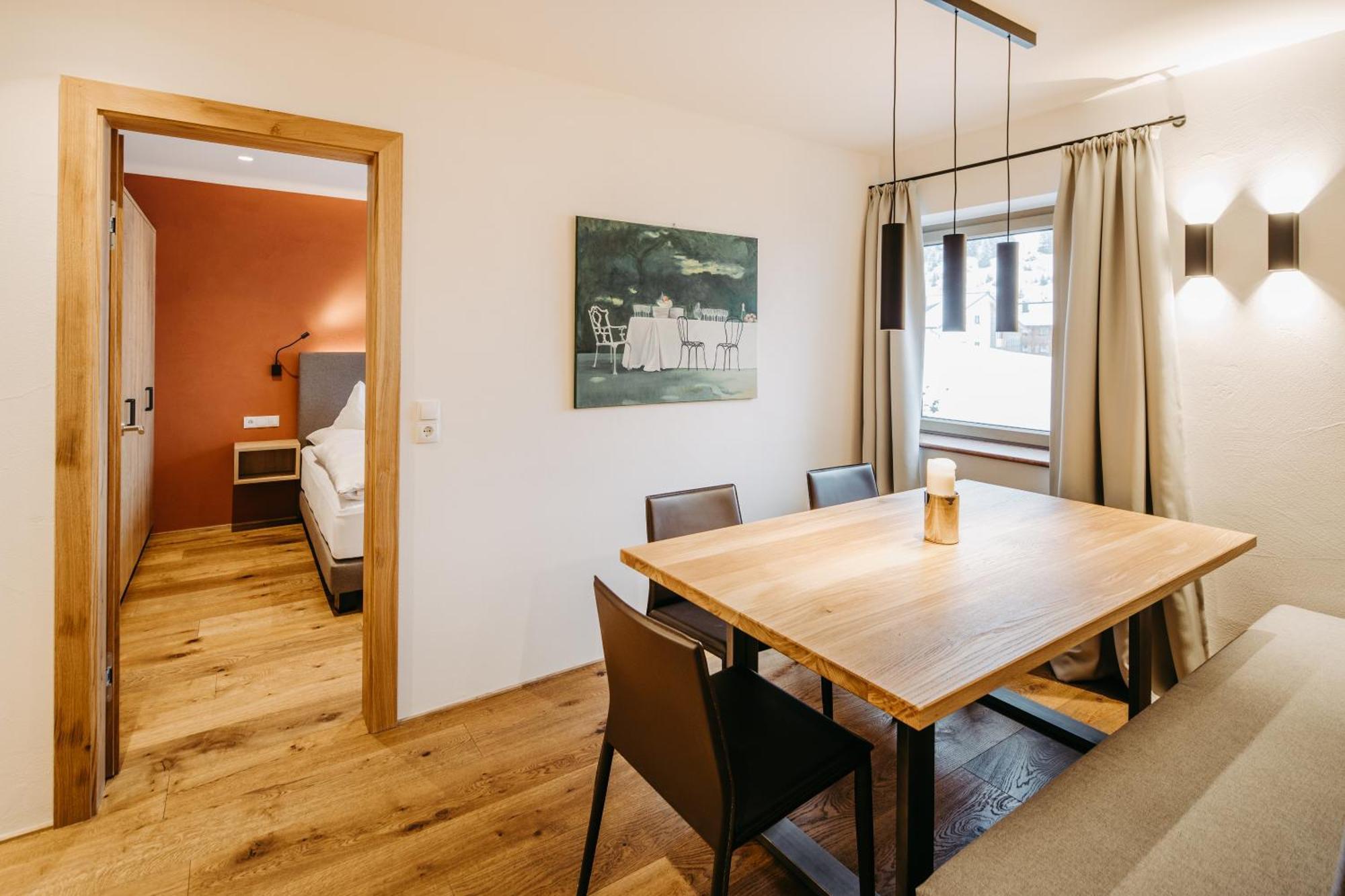 Fernsicht Alpen-Apartments Lech am Arlberg Room photo